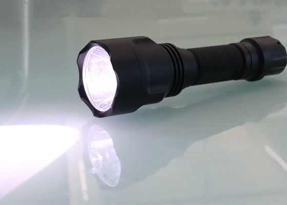 Linterna de LED táctica recargable de aluminio profesional 5W 220Lm